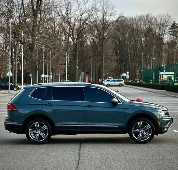 Volkswagen Tiguan - фото 3