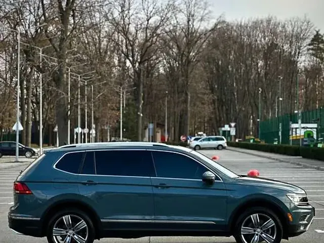 Volkswagen Tiguan - фото 3