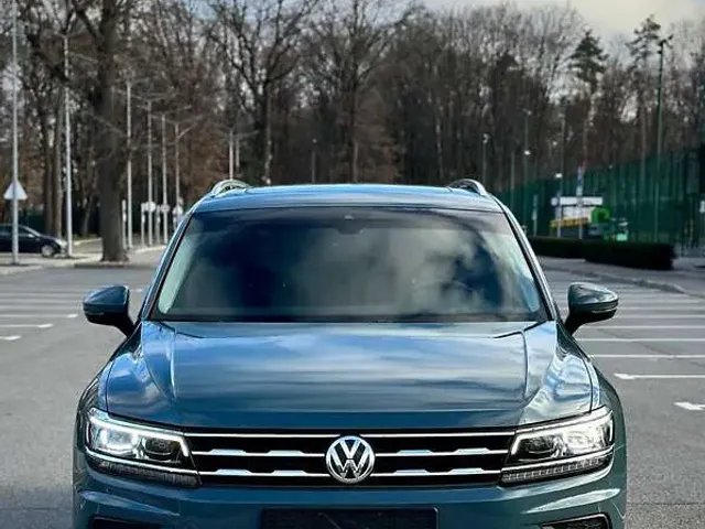 Volkswagen Tiguan - фото 1