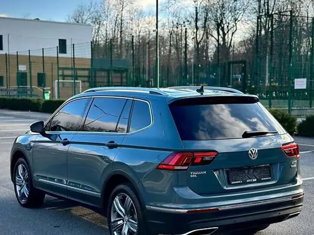 Volkswagen Tiguan - фото 4
