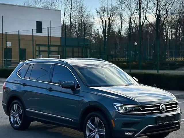 Volkswagen Tiguan - фото 2
