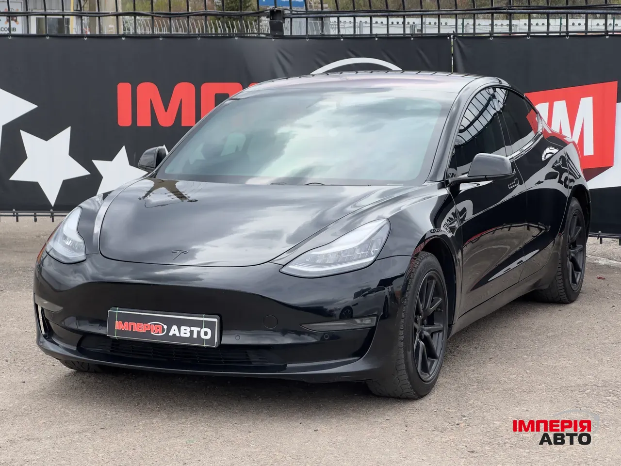 Tesla Model 3 - фото 1