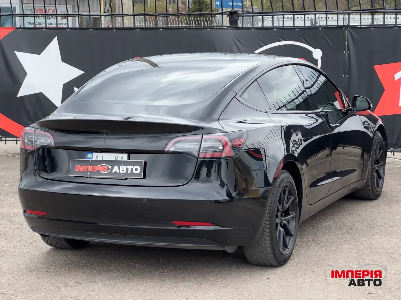 Tesla Model 3 - фото 4