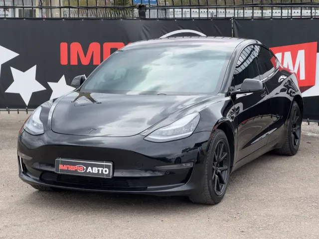 Tesla Model 3 - фото 1