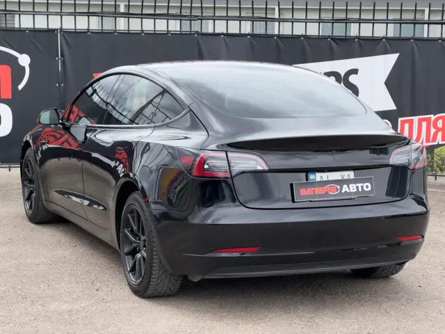 Tesla Model 3 - фото 5