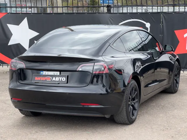 Tesla Model 3 - фото 4