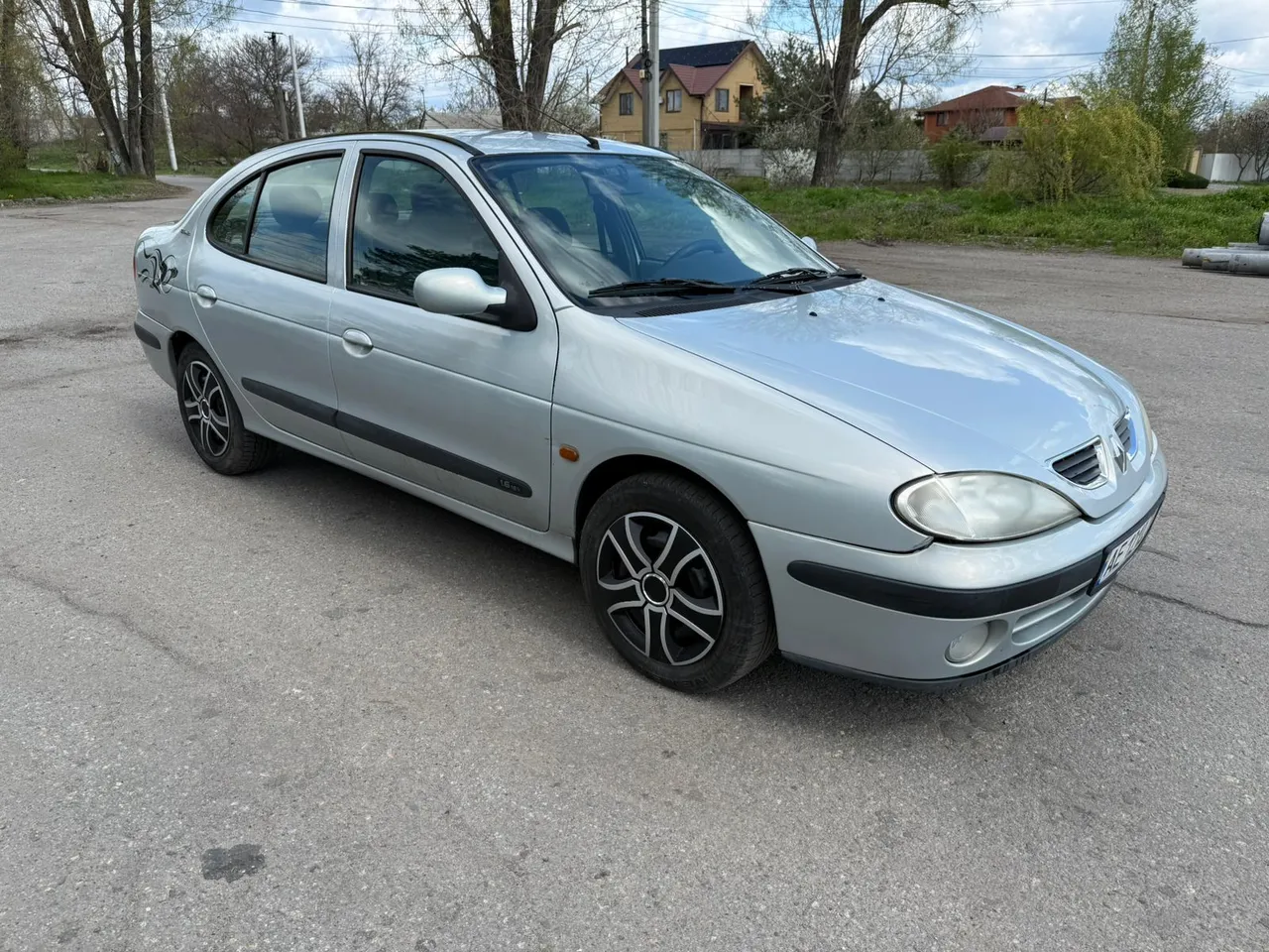 Renault Megane - фото 1