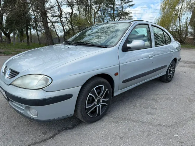 Renault Megane - фото 2