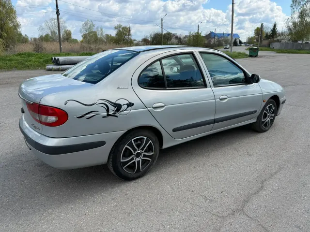Renault Megane - фото 5