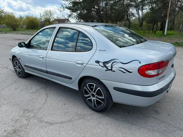 Renault Megane - фото 3