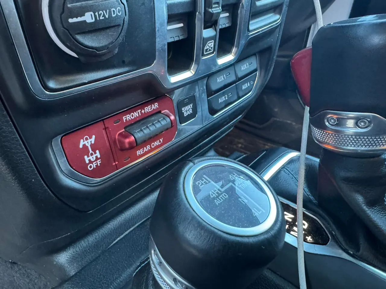 Jeep Wrangler - фото 9