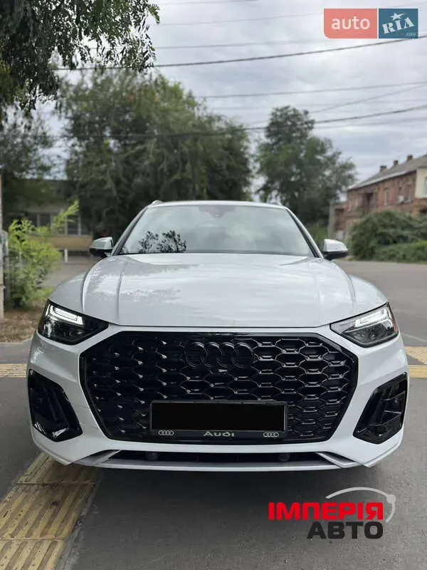 Audi Q5 - фото 1