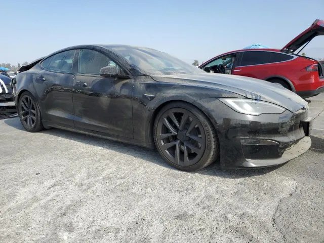 Tesla Model S - фото 2