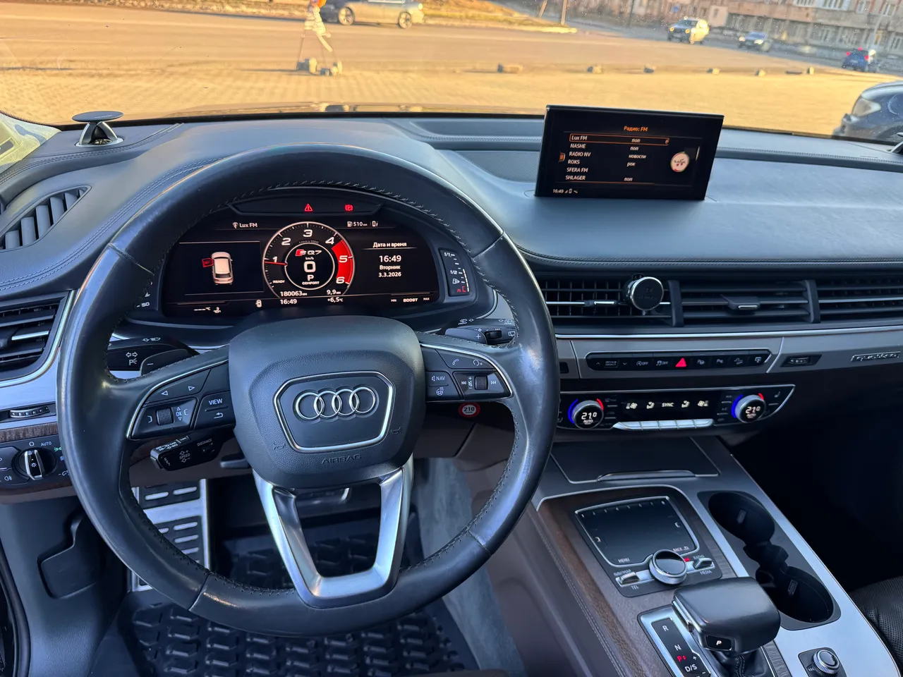 Audi Q7 - фото 37