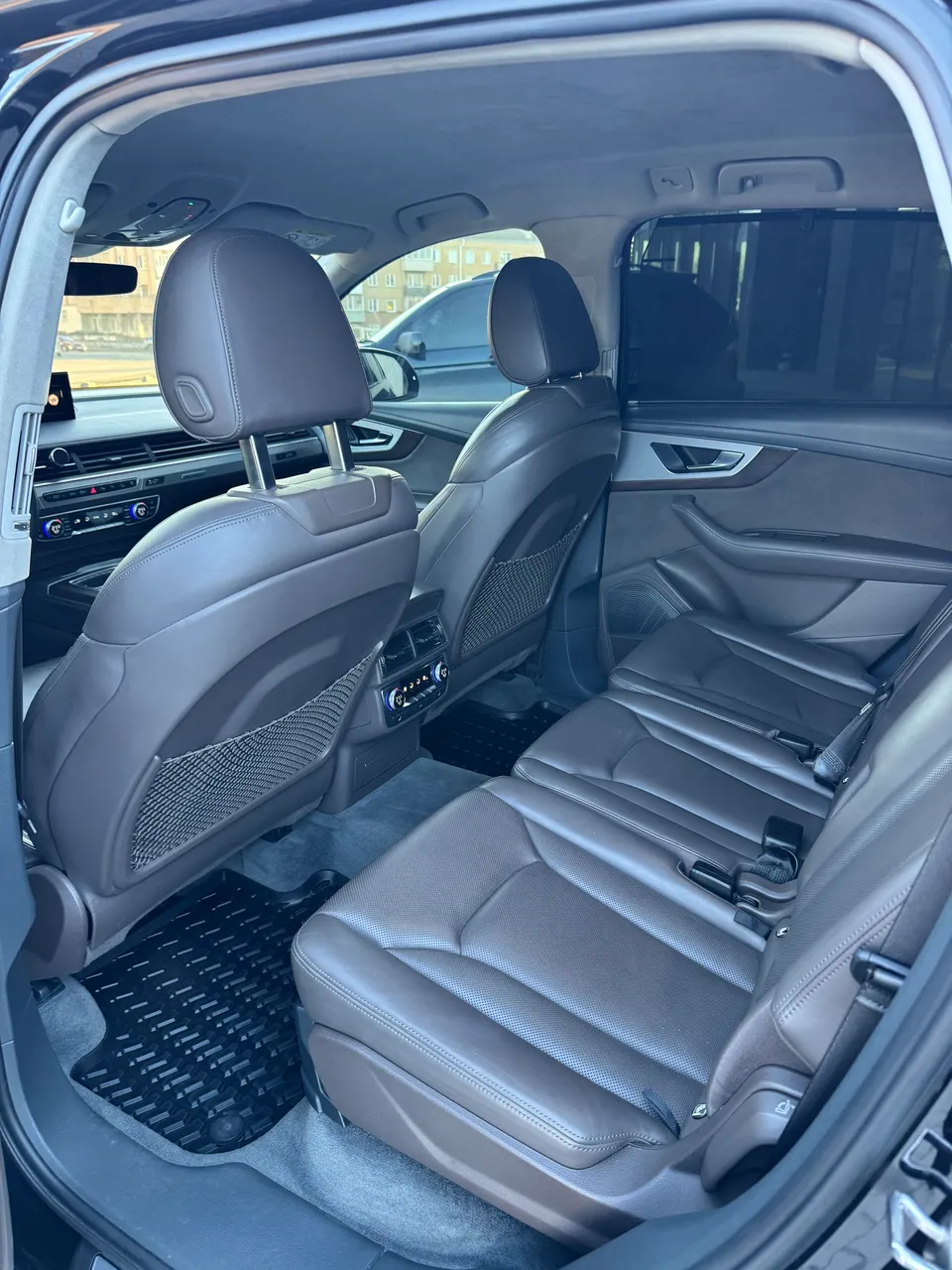 Audi Q7 - фото 52