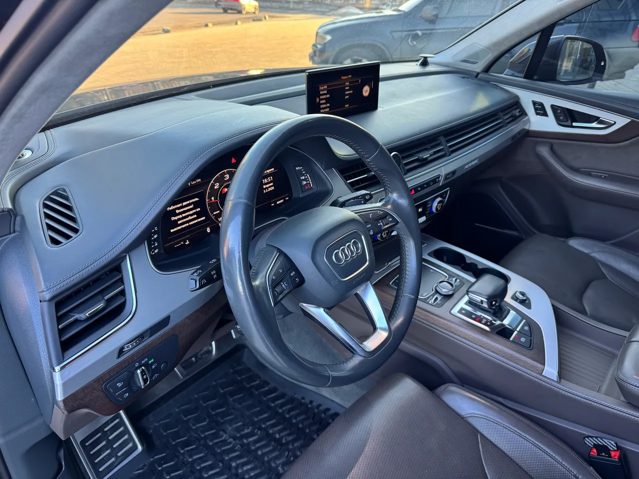 Audi Q7 - фото 39