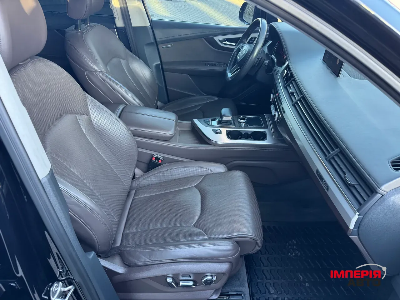 Audi Q7 - фото 44