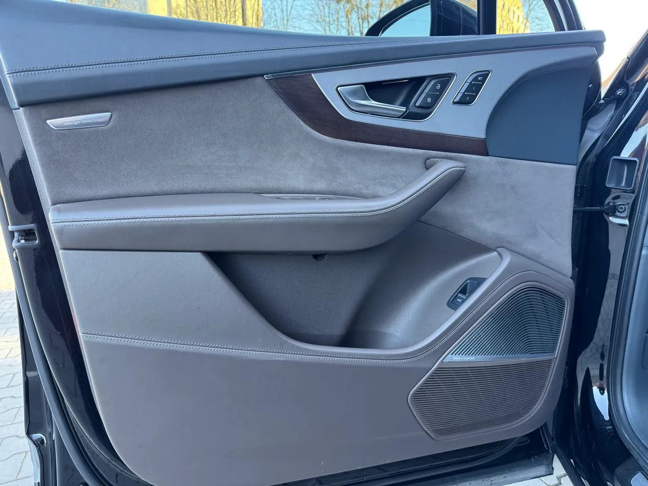 Audi Q7 - фото 31