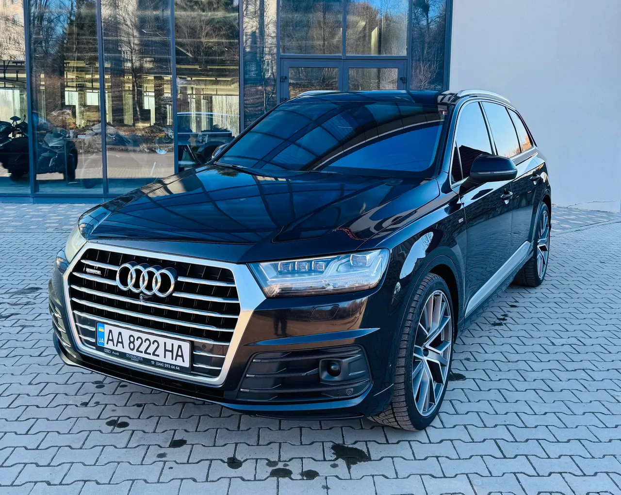 Audi Q7 - фото 2