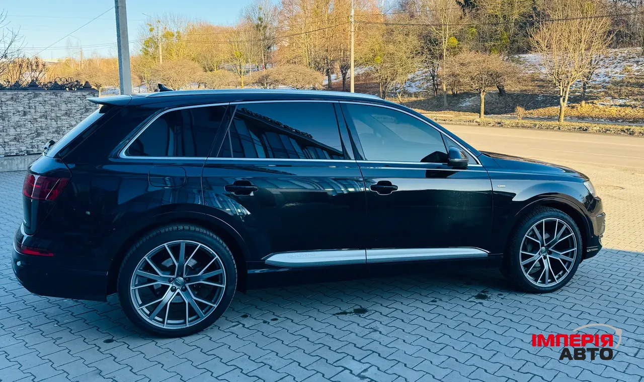 Audi Q7 - фото 13