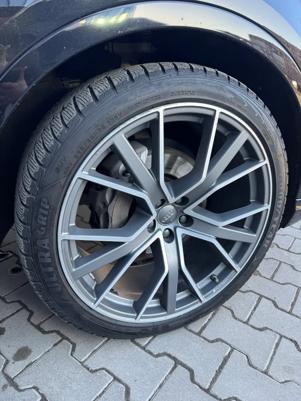 Audi Q7 - фото 27