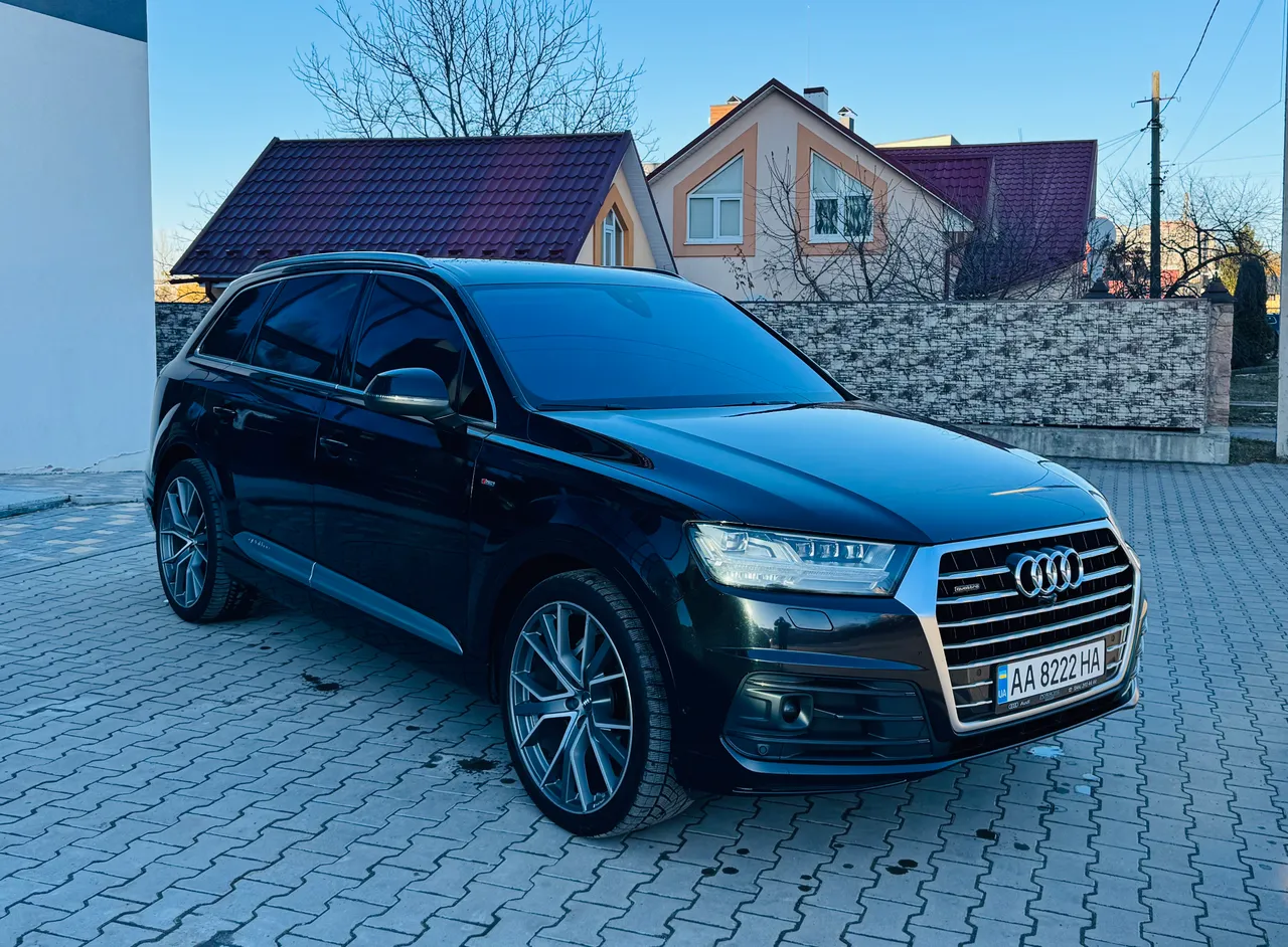 Audi Q7 - фото 9