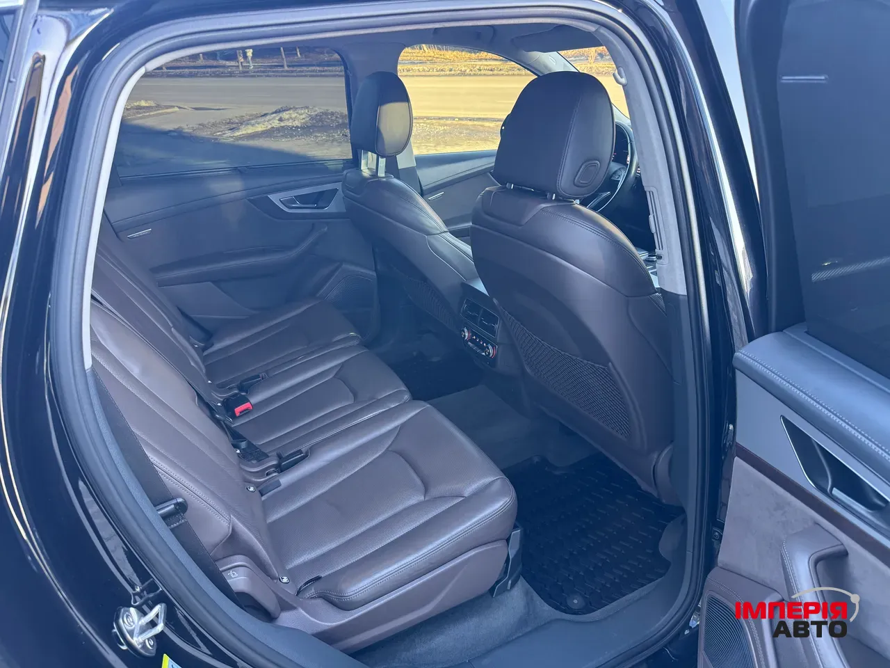 Audi Q7 - фото 48