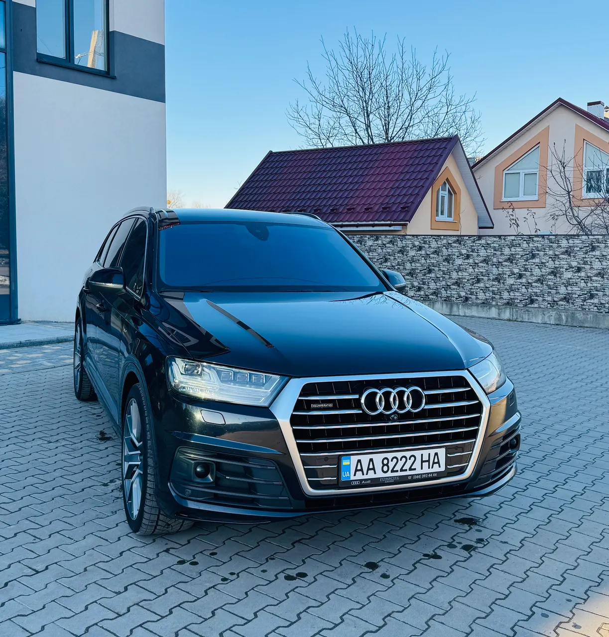 Audi Q7 - фото 8
