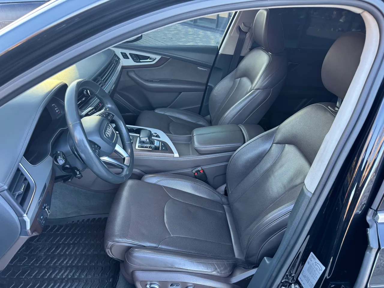 Audi Q7 - фото 34