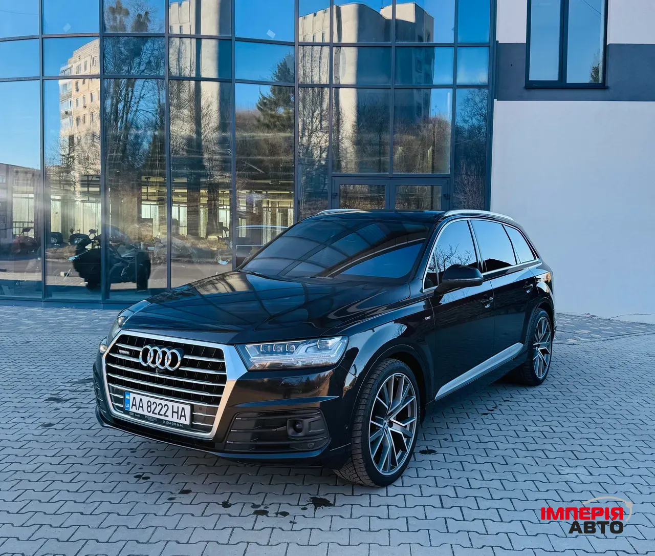 Audi Q7 - фото 1