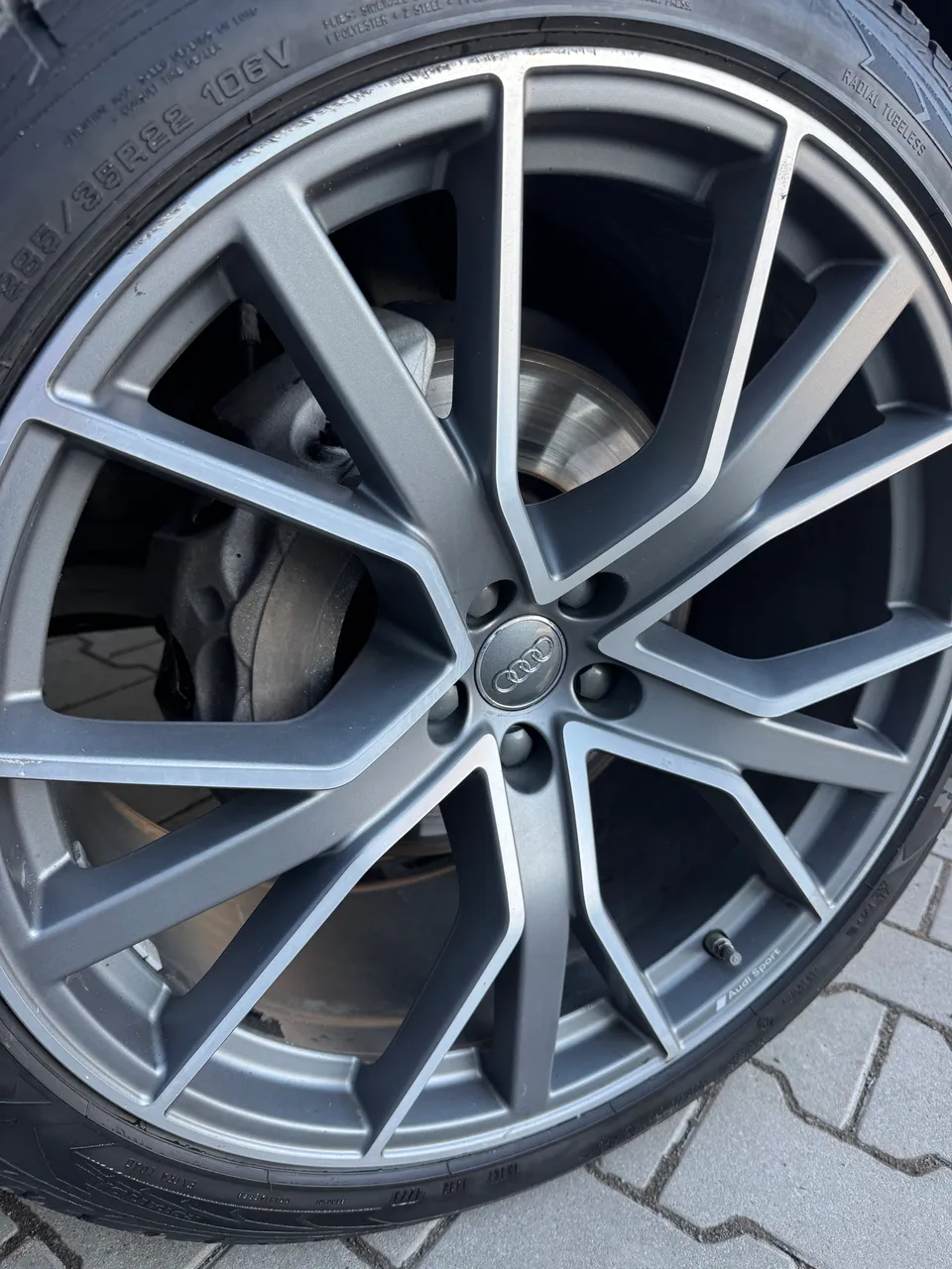 Audi Q7 - фото 28