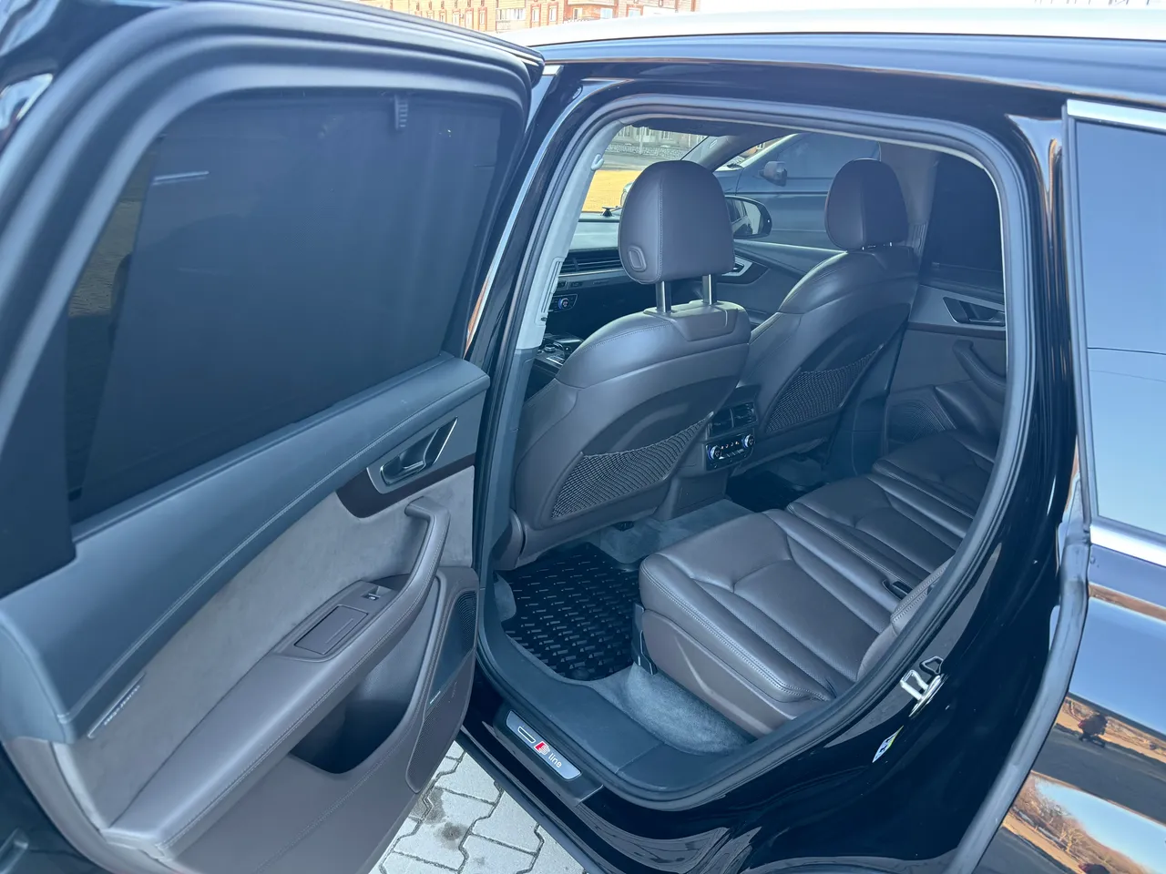 Audi Q7 - фото 54