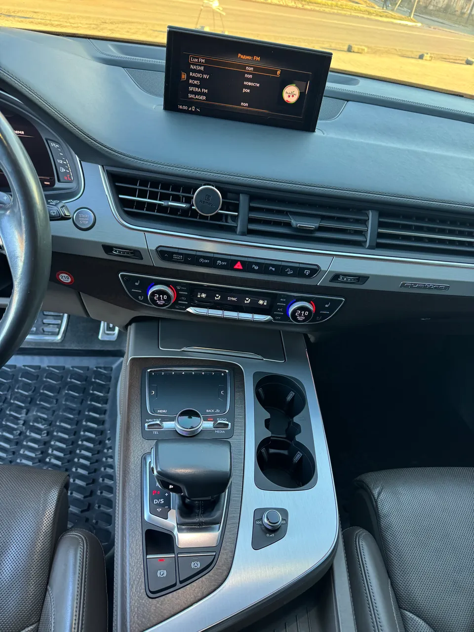 Audi Q7 - фото 41