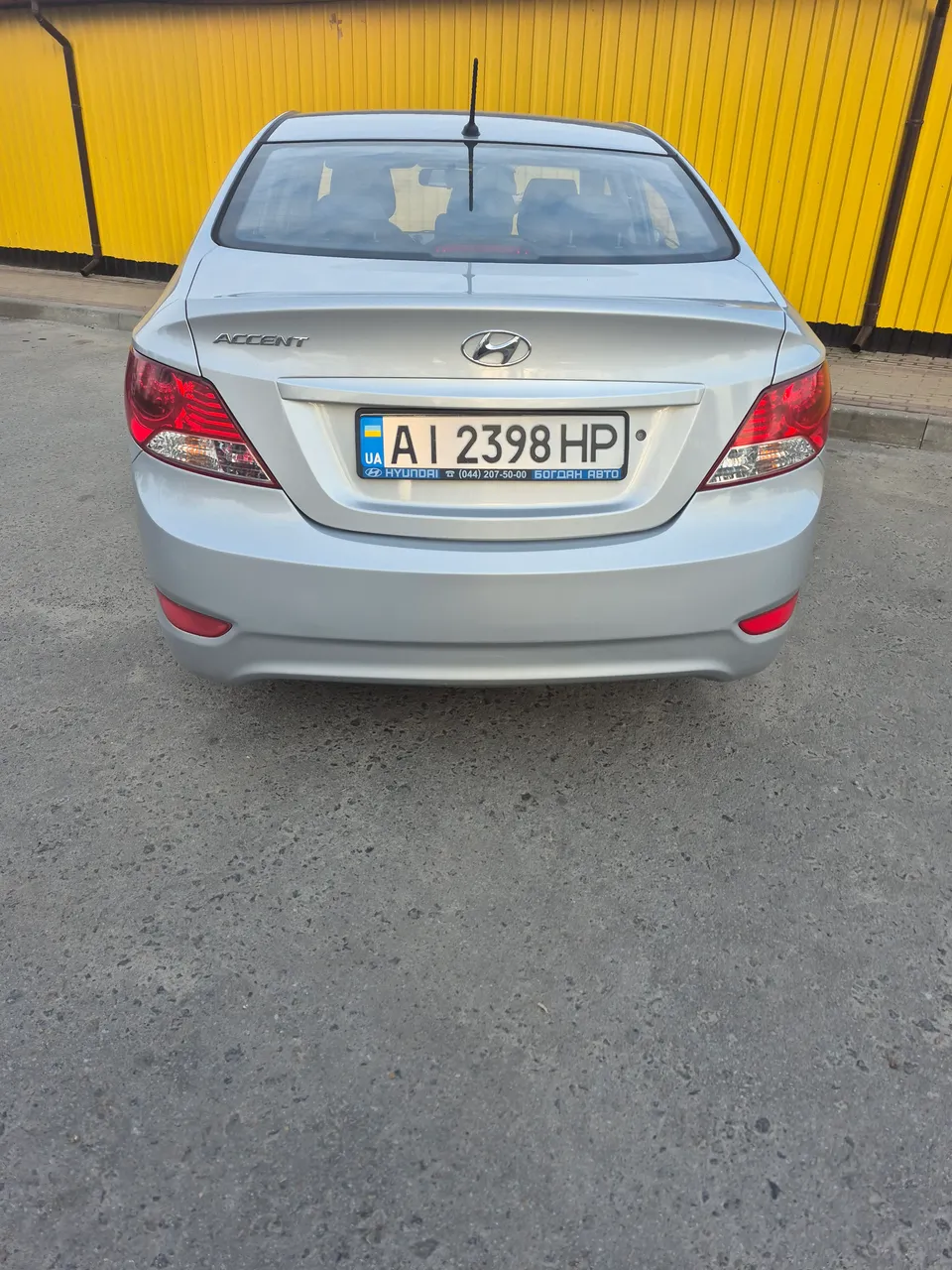 Hyundai Accent - фото 8