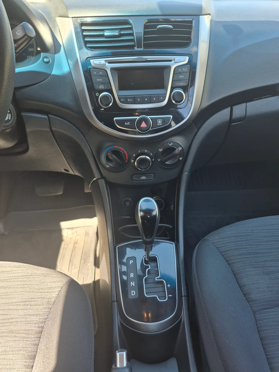 Hyundai Accent - фото 12