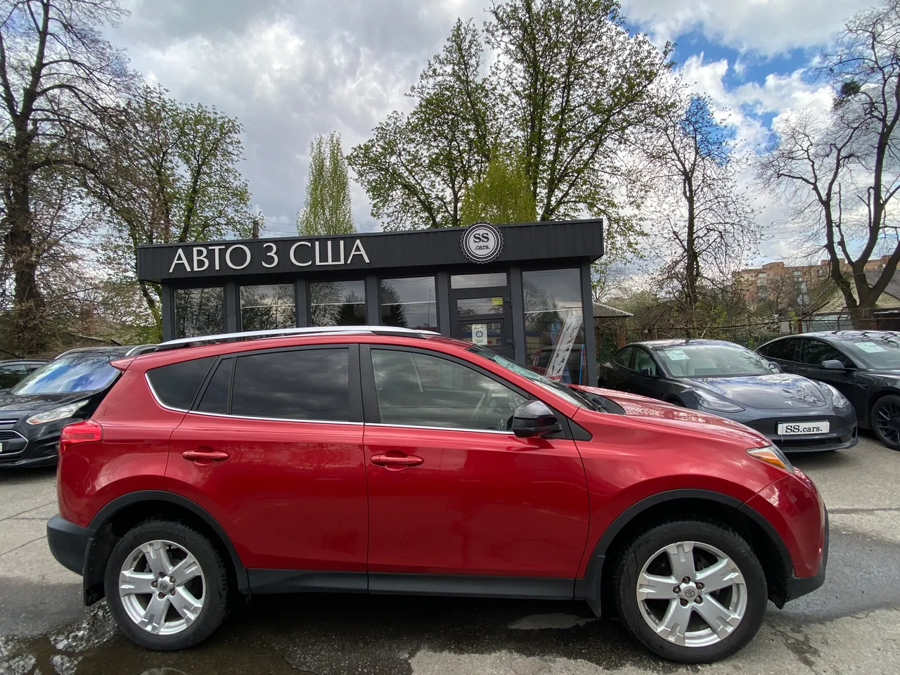 Toyota RAV4 - фото 8