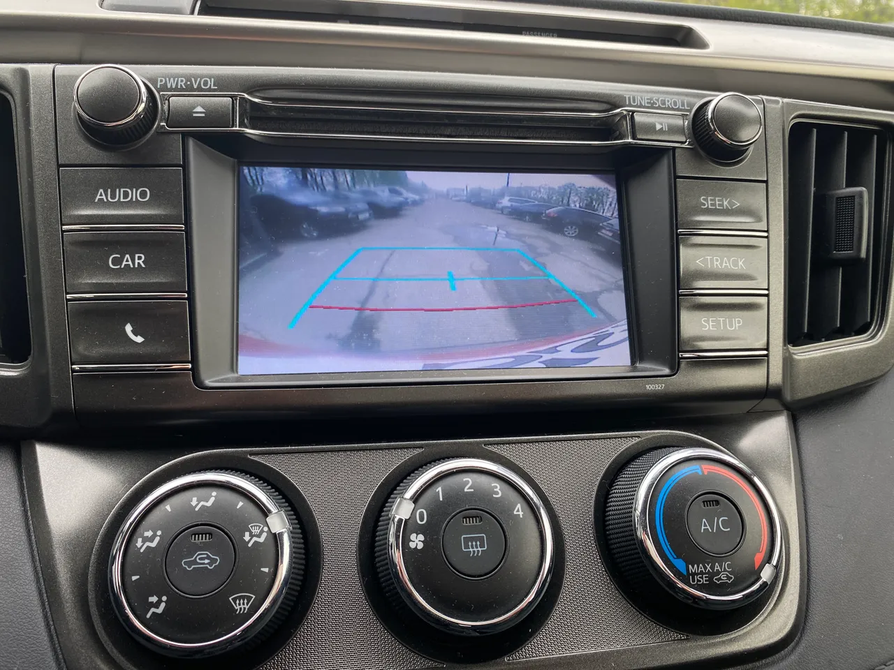 Toyota RAV4 - фото 13