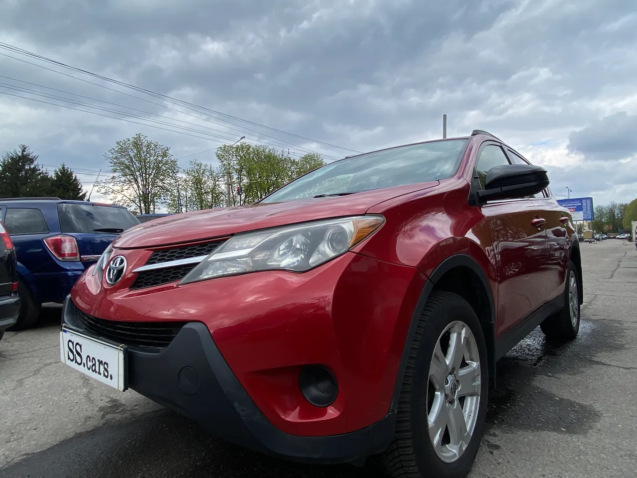 Toyota RAV4 - фото 1