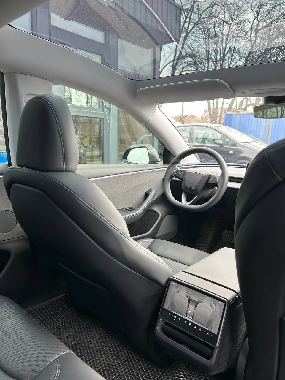 Tesla Model 3 - фото 10