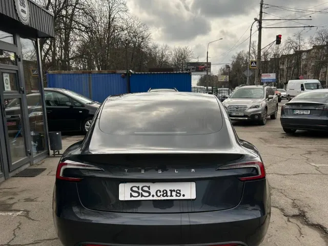 Tesla Model 3 - фото 3