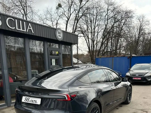 Tesla Model 3 - фото 4