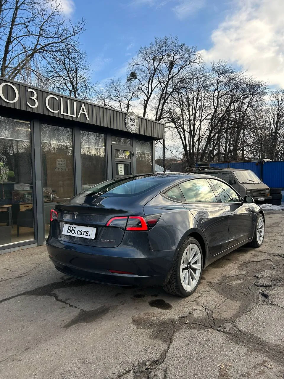 Tesla Model 3 - фото 2