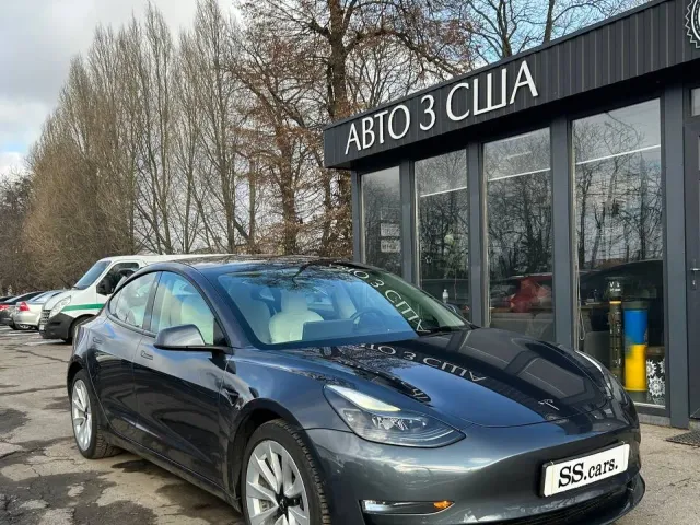 Tesla Model 3 - фото 1