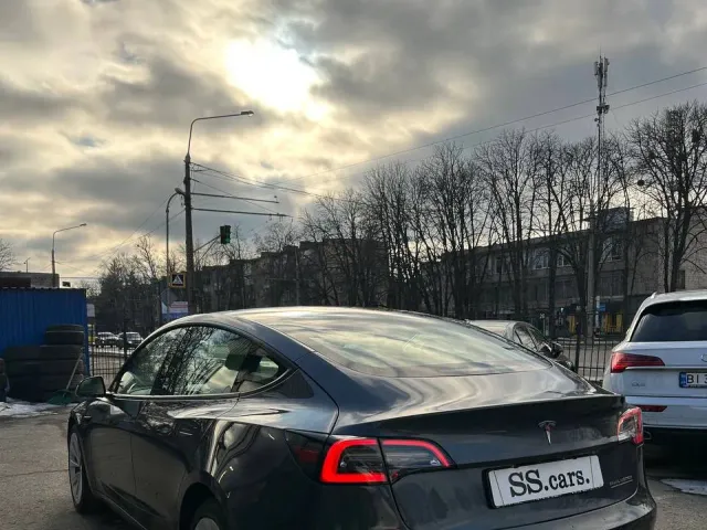 Tesla Model 3 - фото 4