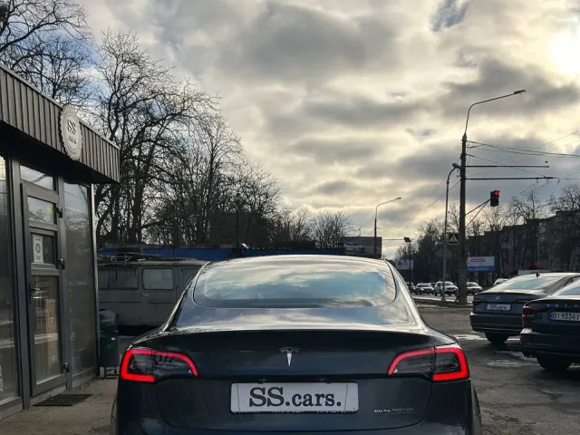 Tesla Model 3 - фото 3
