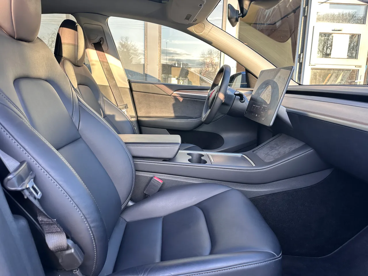 Tesla Model Y - фото 19