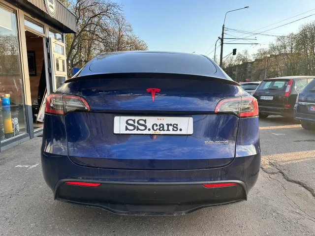 Tesla Model Y - фото 3