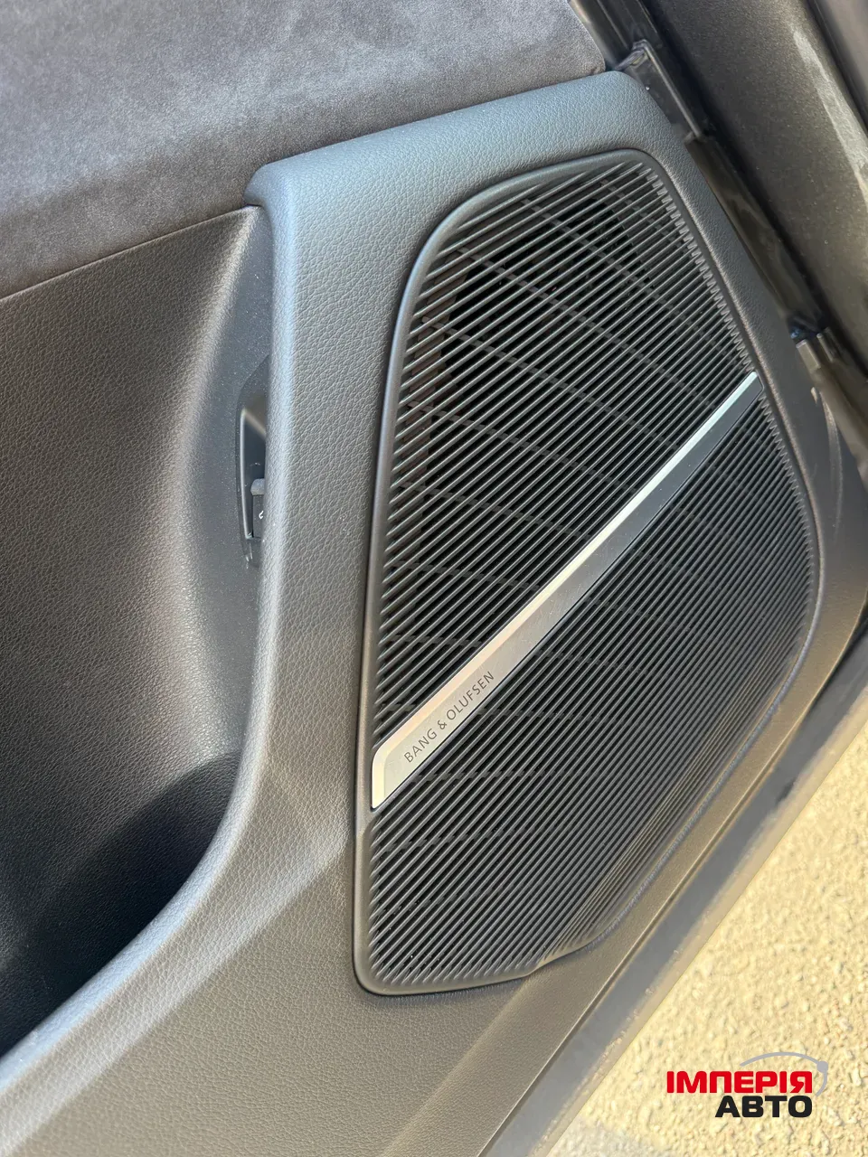 Audi SQ8 - фото 31