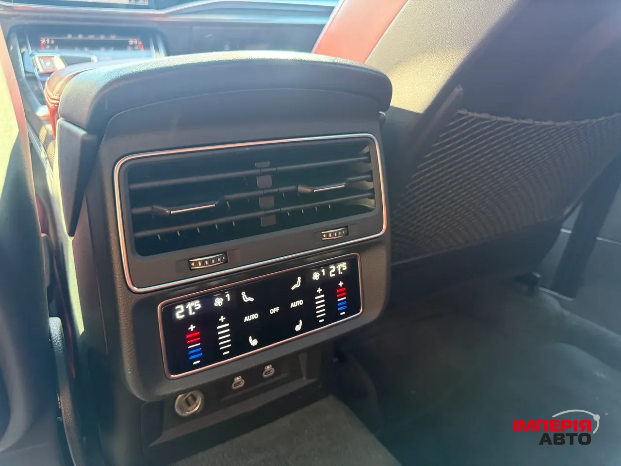 Audi SQ8 - фото 27