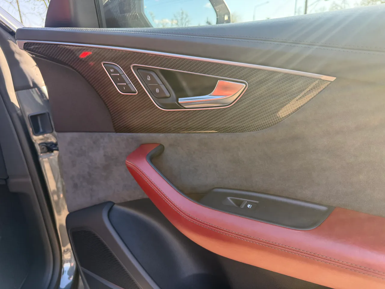 Audi SQ8 - фото 29